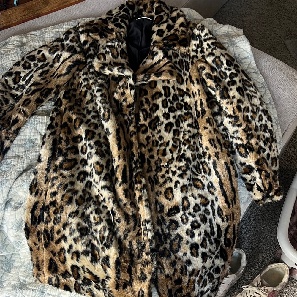 EUC Mango Faux Fur Leooard Coat XS - Picture 2 of 7